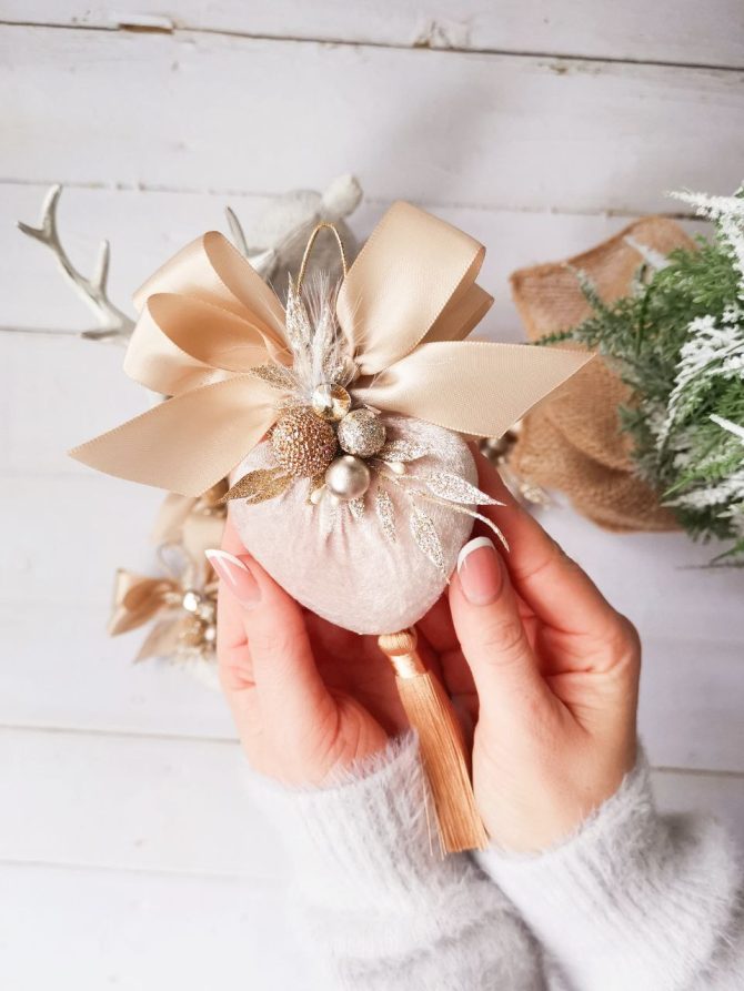 Light gold heart shape Christmas bauble