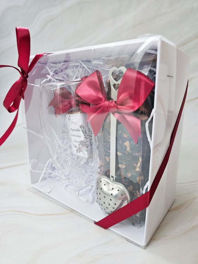Double glass mug gift set with fruit tea, milk chocolate and heart shape tea infuser - Image 4