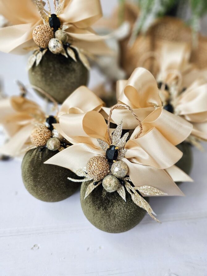 Khaki single bauble 6cm