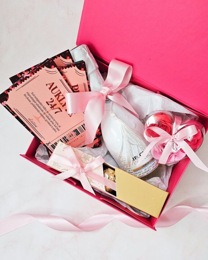 Pink gift box - Image 4