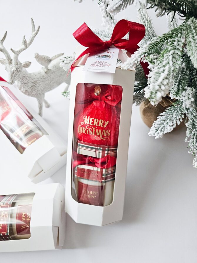 Gift set with candle and christmas 8cm bauble - Image 2