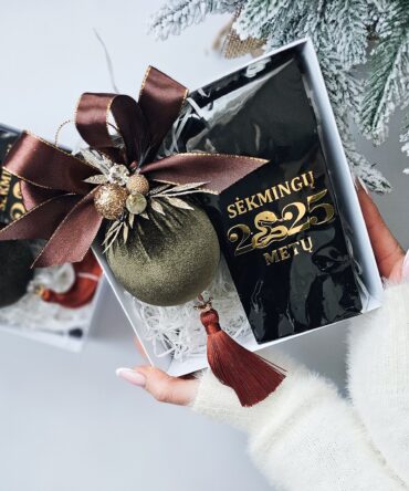 7cm Christmas Bauble and PRESTO Refreshing, Pu-Erh Tea