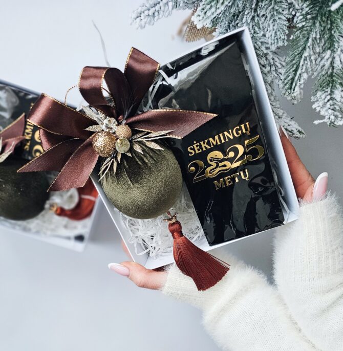 7cm Christmas Bauble and PRESTO Refreshing, Pu-Erh Tea
