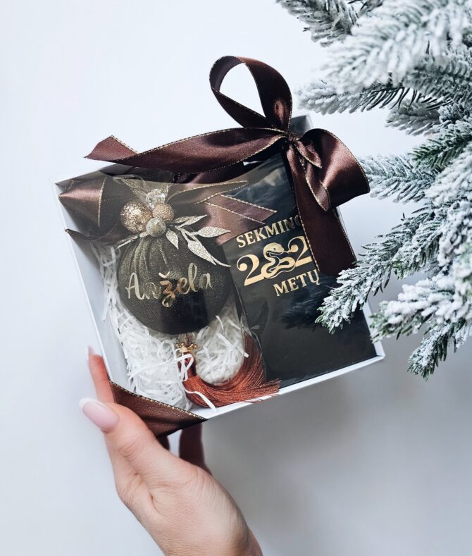 7cm Christmas Bauble and PRESTO Refreshing, Pu-Erh Tea - Image 4