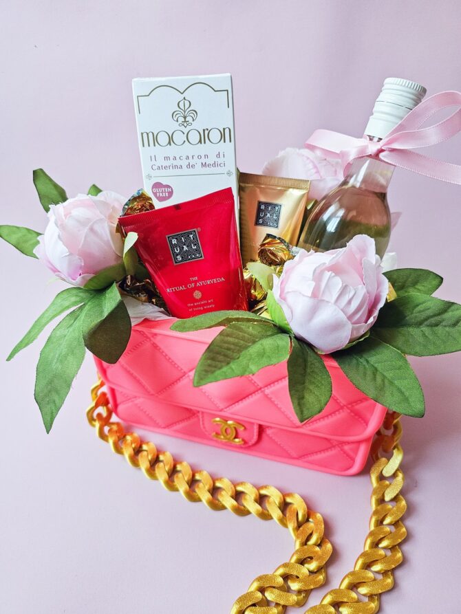Luxury Pink Chanel-Inspired Gift Set - Image 2