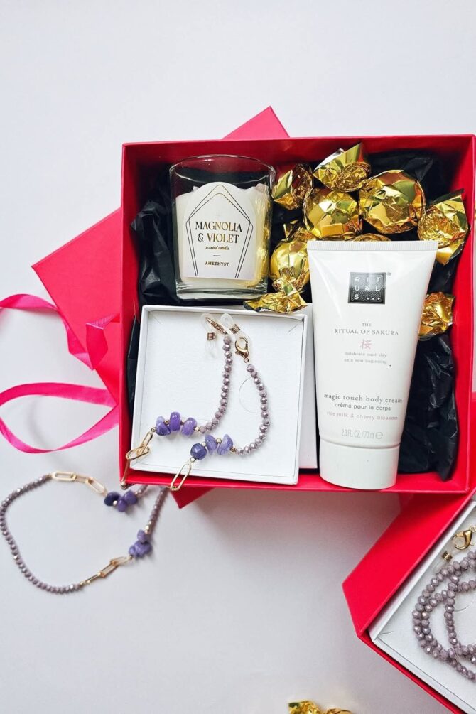 Luxury Self-Care & Accessories Gift Box – Elegant Relaxation & Style Set
