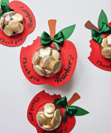 Teacher Appreciation Gift – “Candy Apple” Token with Strawberry Cream Chocolates