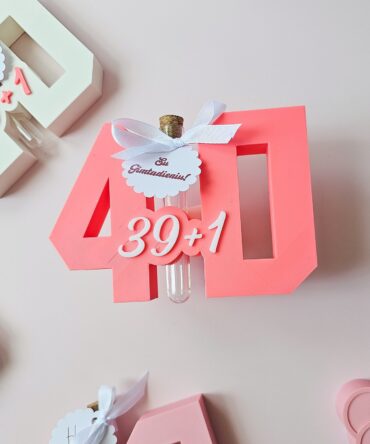 3D Printed "39+1" Birthday Number with Tube – Fun & Playful Gift for the Big 4-0! (pink)