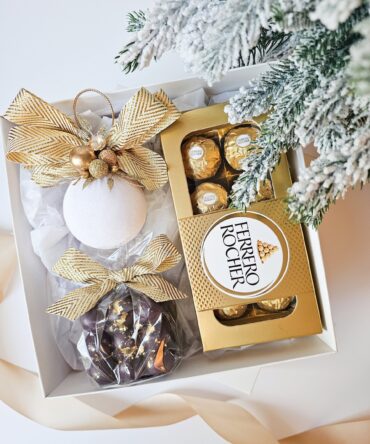 Merry & Bright Gift Box