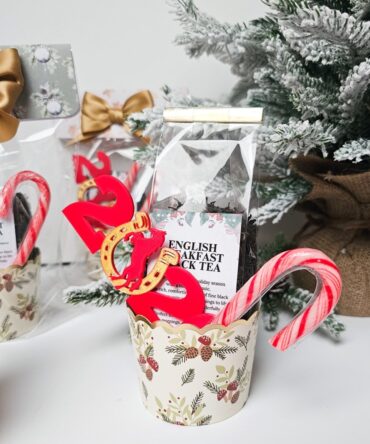 2026 New Year Gift Set – English Breakfast Black Tea, Magnet & candy cane
