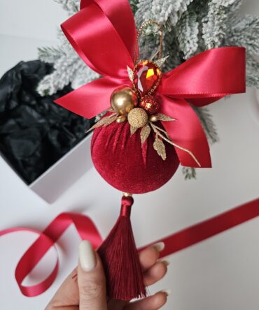 Velvet Red Luxury Ornament with box – 7 cm