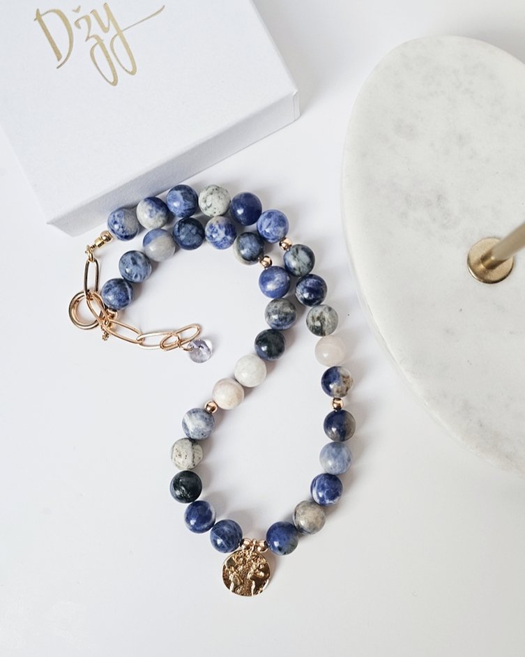 Ocean Calm – Sodalite Necklace