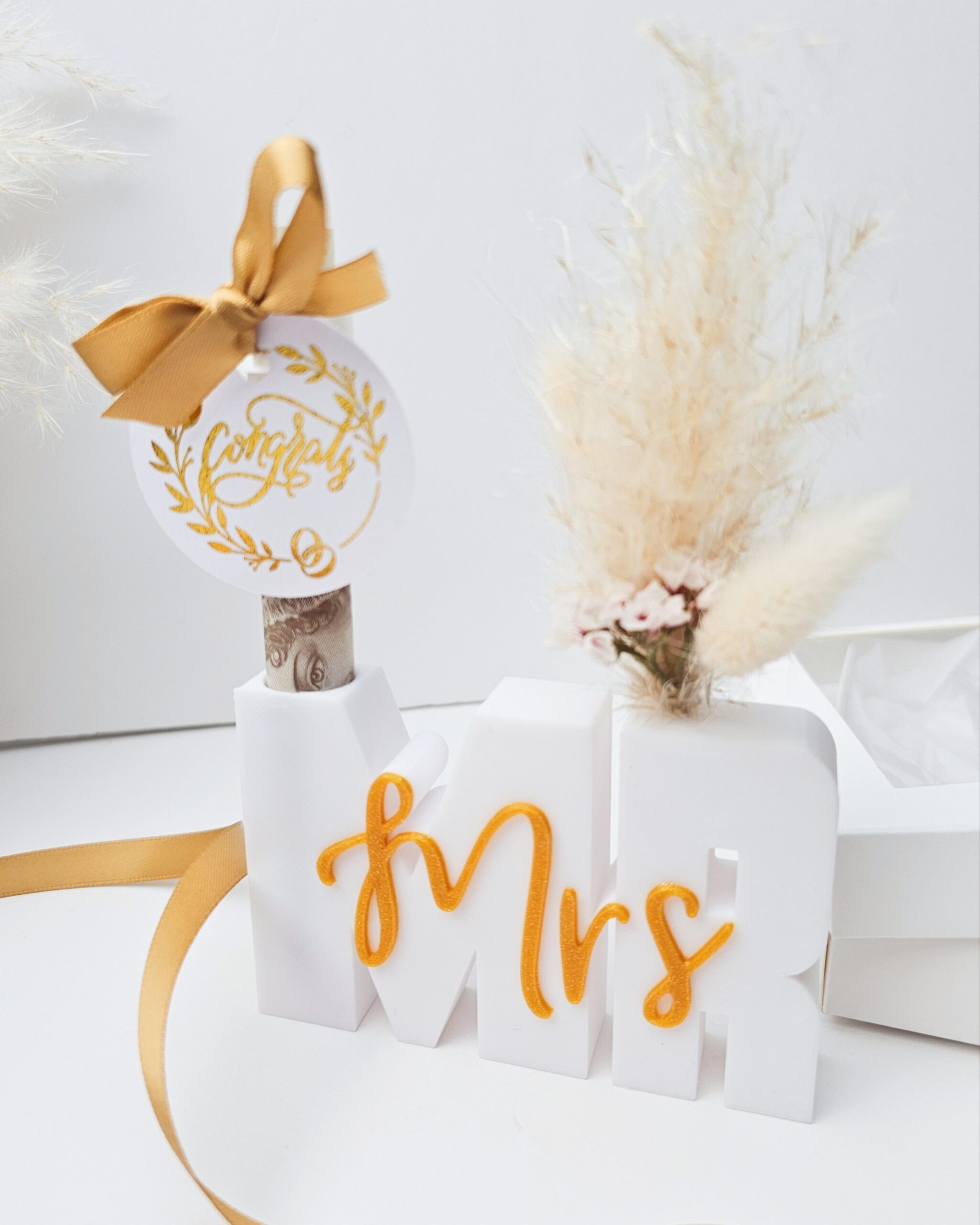 Wedding Money Gift Holder – MR & MRS (Gold Accent, Boxed ,EN) - Image 2