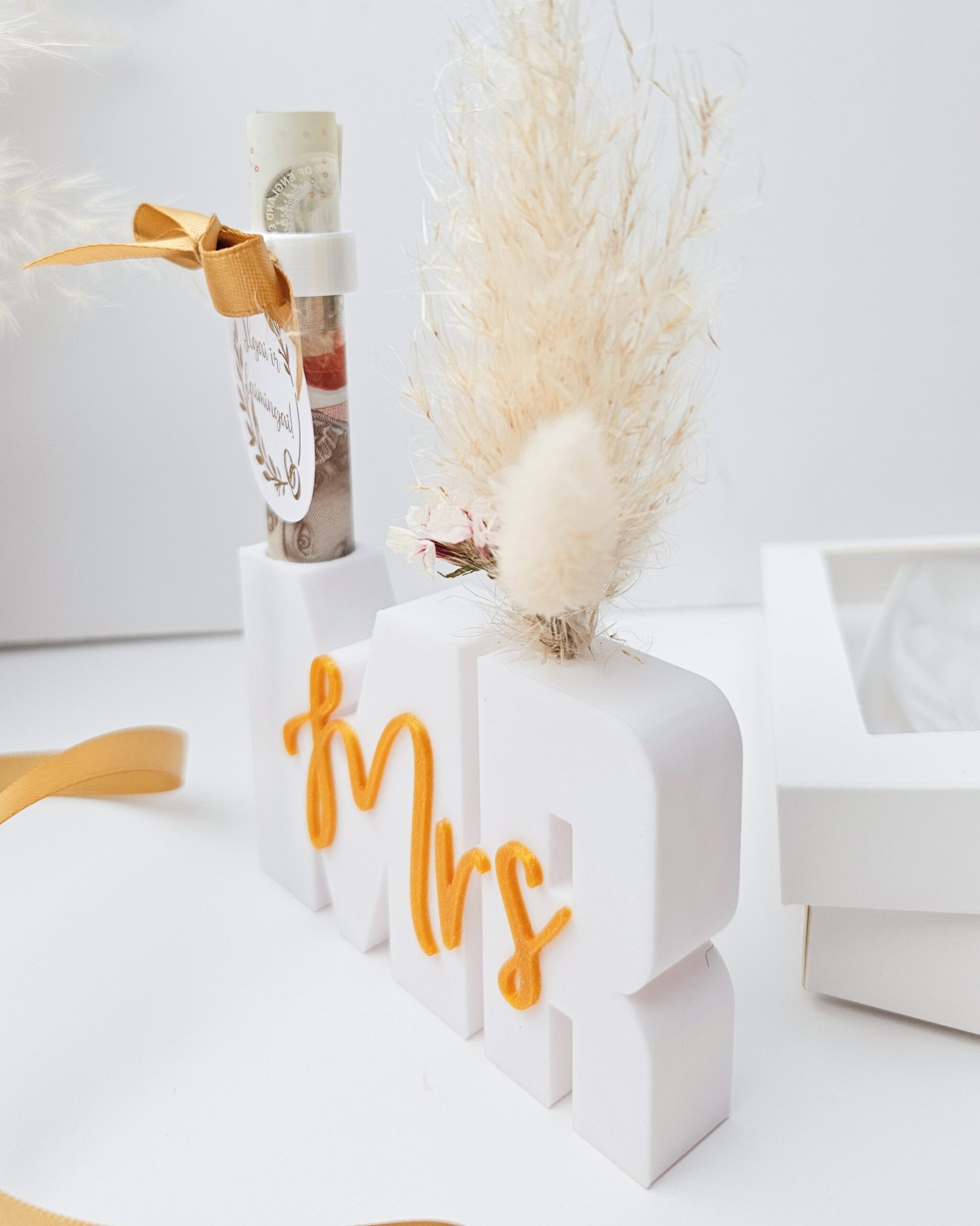 Wedding Money Gift Holder – MR & MRS (Gold Accent, Boxed ,LT) - Image 3