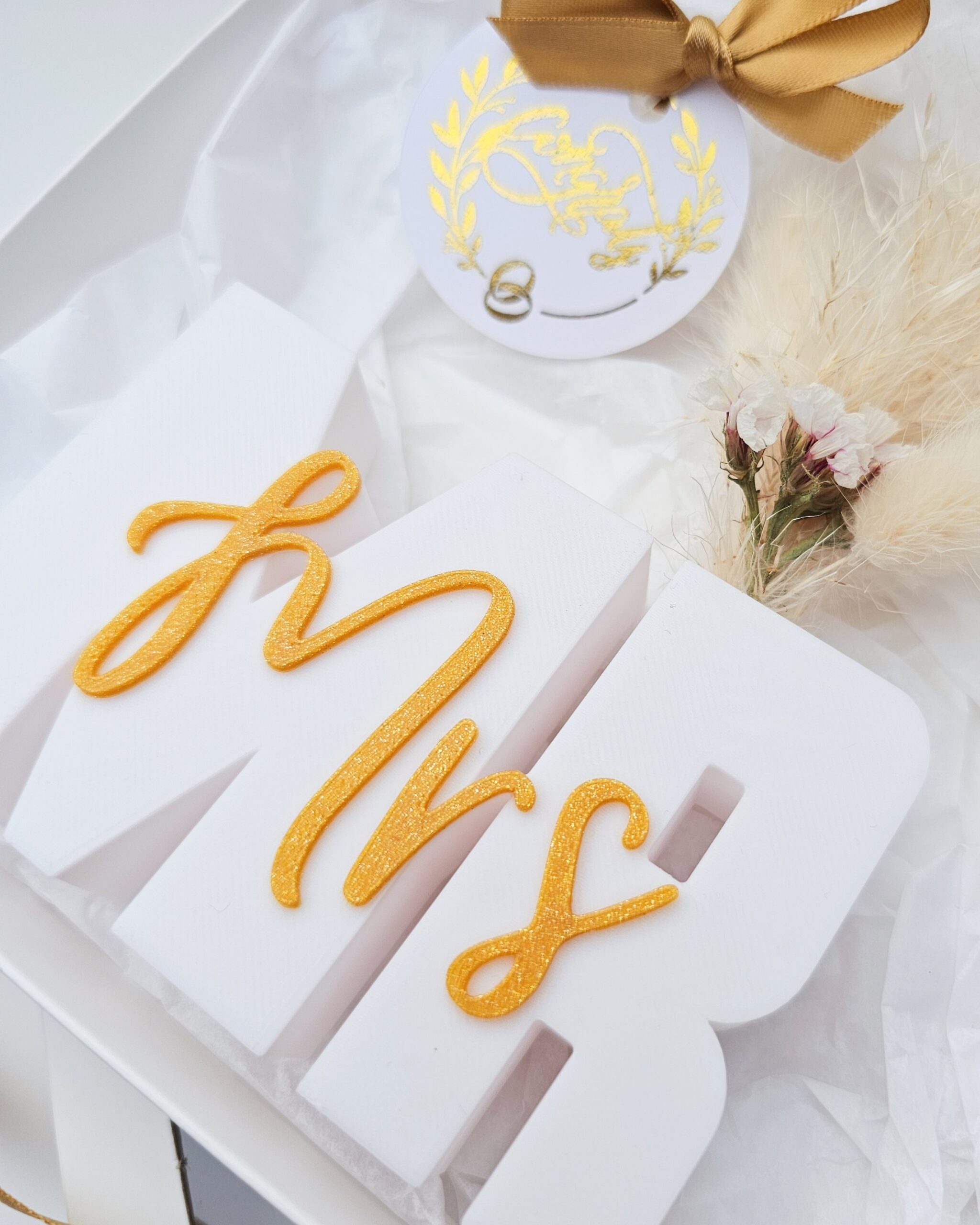 Wedding Money Gift Holder – MR & MRS (Gold Accent, Boxed ,EN) - Image 3