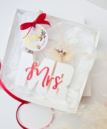 Wedding Money Gift Holder – MR & MRS (Red Accent, Boxed)