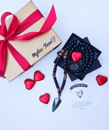 Valentine’s Day Gift Set for Him – Necklace & Sweet Surprises