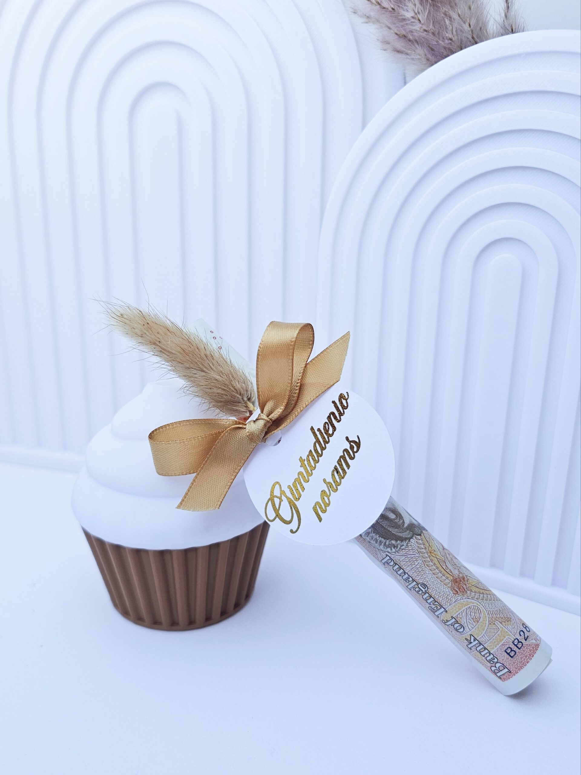 White Decorative Cupcake Gift Holder - Image 2