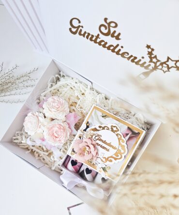 Birthday Gift Box – Money Box & Floral Arrangement