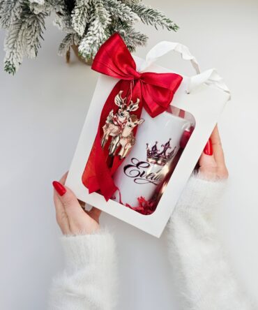 Personalised Christmas Gift Set – 500ml Latte Mug & Chocolates